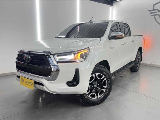 TOYOTA HILUX 2.8 D-4D TURBO DIESEL CD SRX 4X4 AUTOMÁTICO